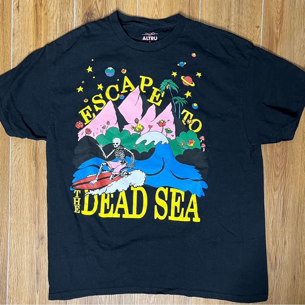 Altru LARGE Escape to the Dead Sea Skeleton Shirt NWOT